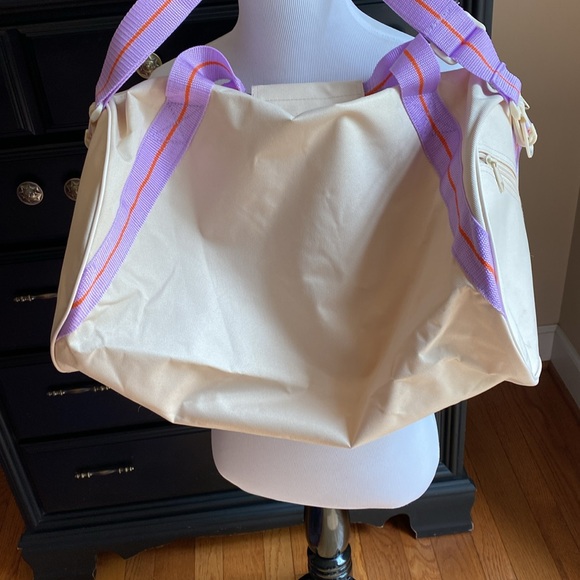 L*SPACE Weekend Duffle Bag New Without Tags - Picture 5 of 7